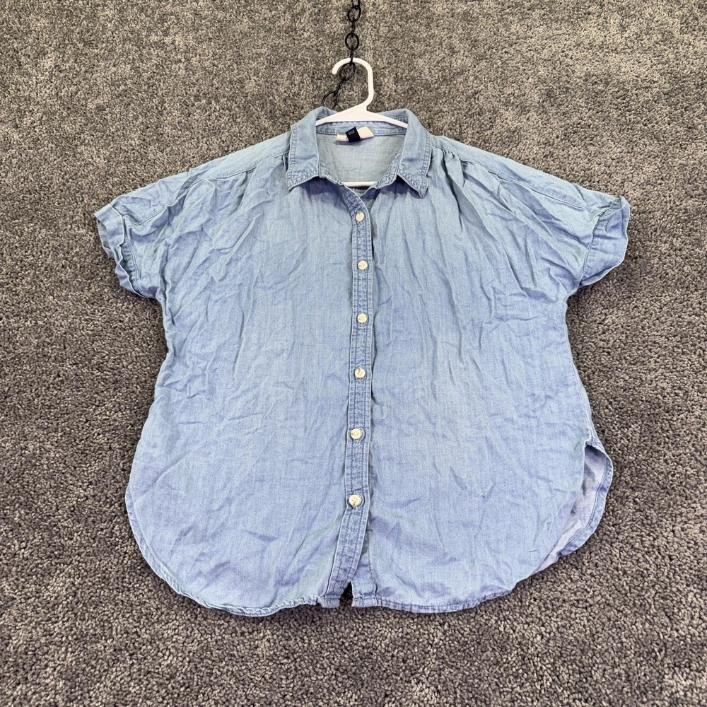 Universal Thread Shirt Womens XS Blue Chambray Short Sleeve Button Up Casual